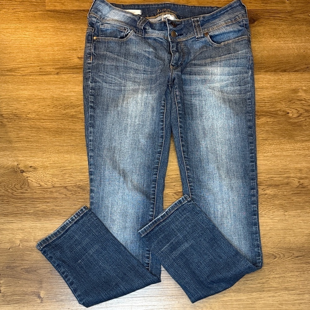 Decree Skinny Juniors 11 Low Waist Whisker Faded Stretch Denim Jeans